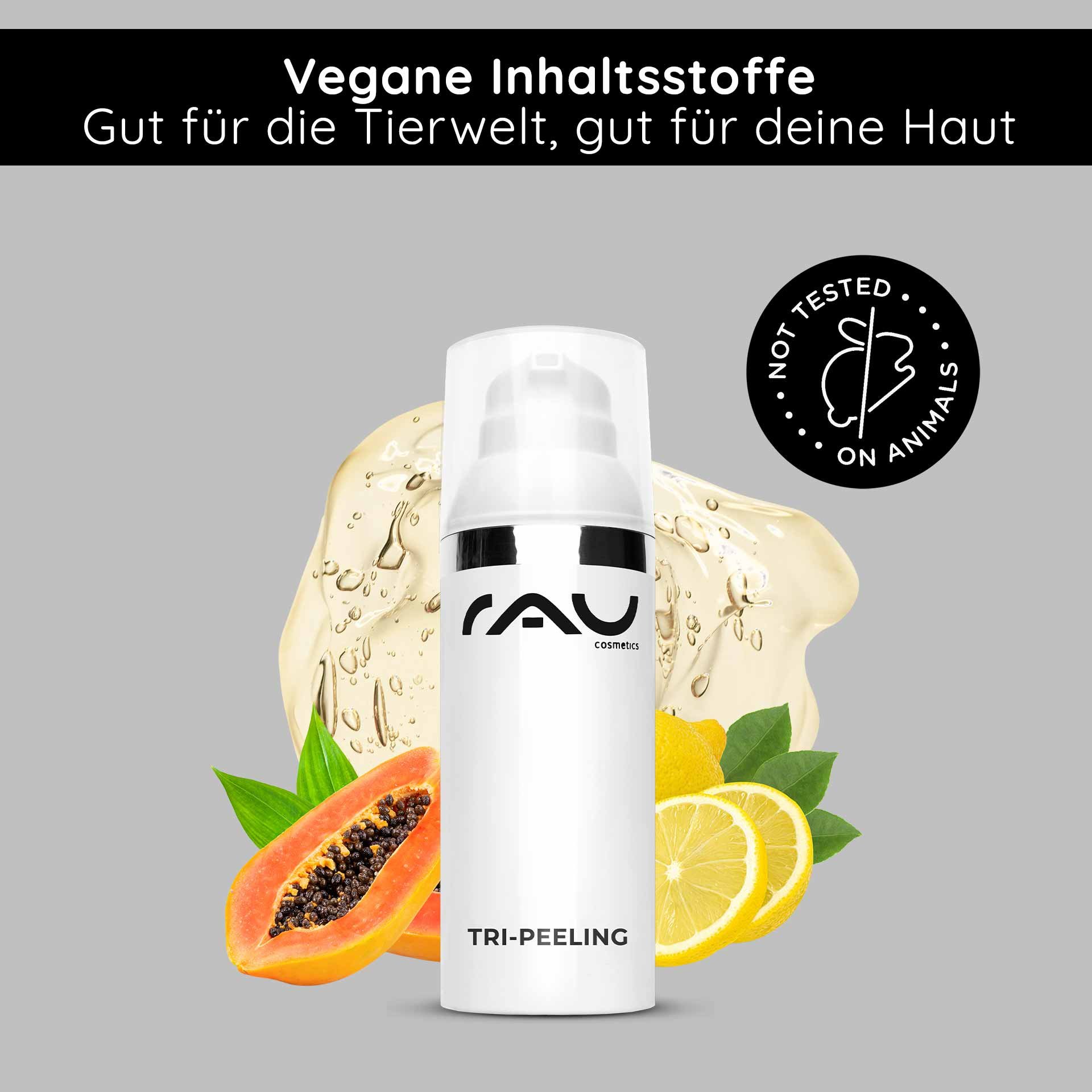 Gros plan d'une texture blanche crémeuse, déposée en bande courbée sur un fond clair.