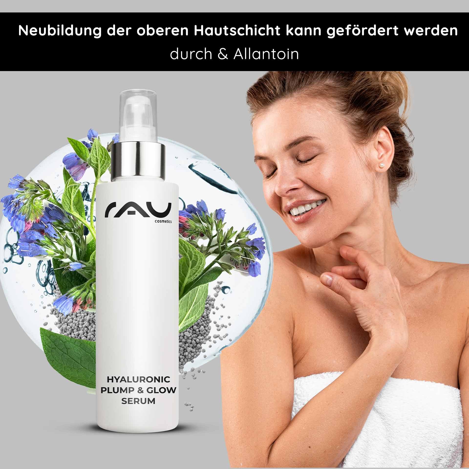 Flasche des Hyaluronic Plump & Glow Serums von RAU Cosmetics mit Blumen- und Wasserelementen, Modell zeigt strahlende Haut und betont die Feuchtigkeitsversorgung und Anti-Aging-Vorteile.