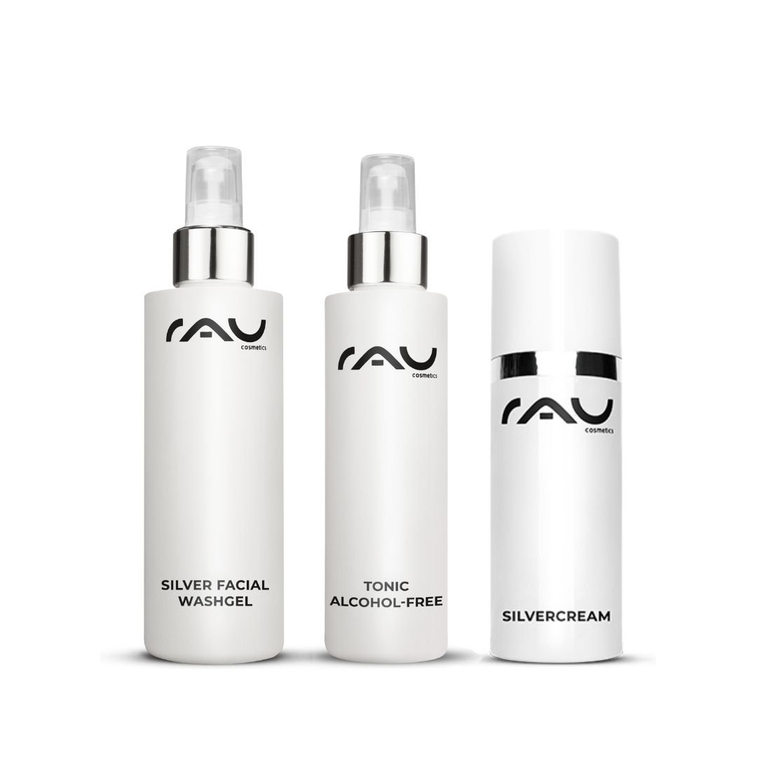 Set de produits de soin RAU Cosmetics, comprenant le Silver Facial Washgel, l'Alcohol-Free Tonic et la Silvercream, développé pour le traitement des peaux sèches et impures.