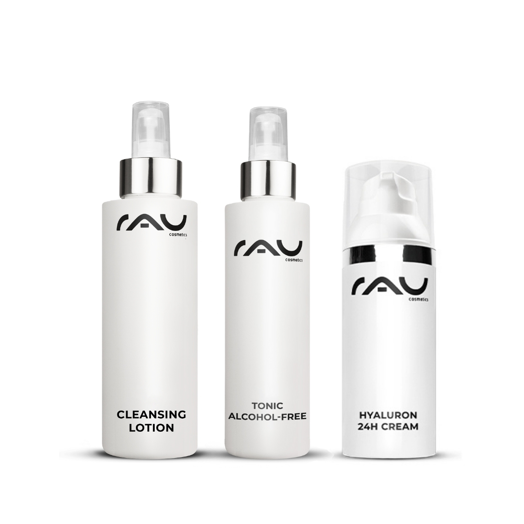 Routine de soins de base pour peau sèche Basis Pflegeroutine für trockene Haut mit sanfter Reinigungslotion, alkoholfreiem Tonic und 24h Hyaluron-Creme von RAU Cosmetics.