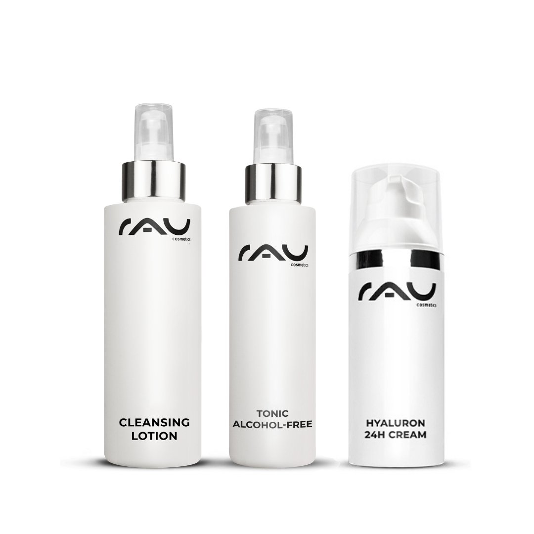 Basis Pflegeroutine für trockene Haut mit sanfter Reinigungslotion, alkoholfreiem Tonic und 24h Hyaluron-Creme von RAU Cosmetics.