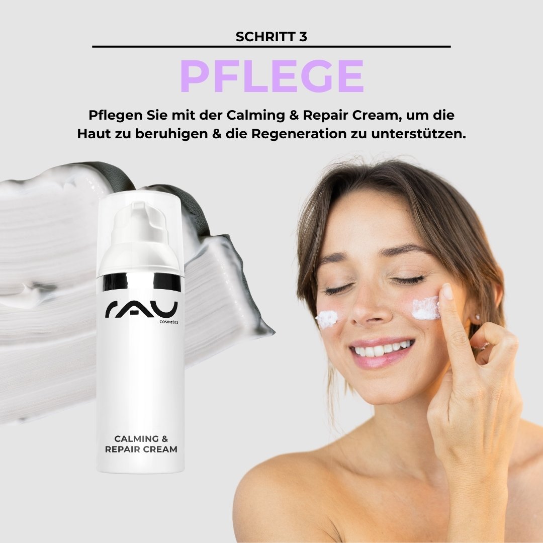 Femme au visage souriant appliquant la Calming & Repair Cream de RAU Cosmetics sur ses joues pour apaiser et régénérer la peau sensible.