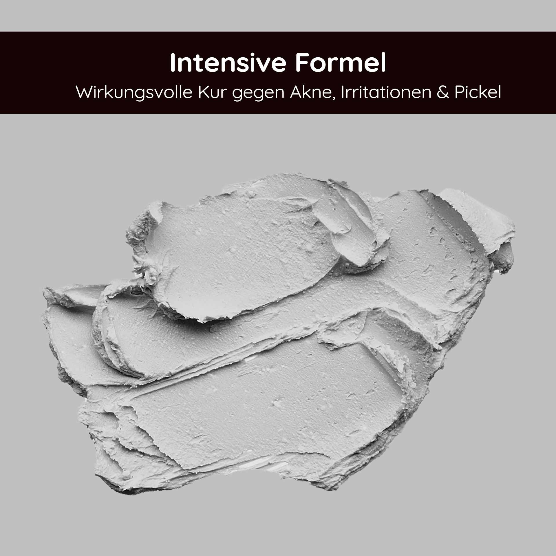 Gros plan d'une texture crémeuse gris clair avec de fines particules MicroSilver BG.