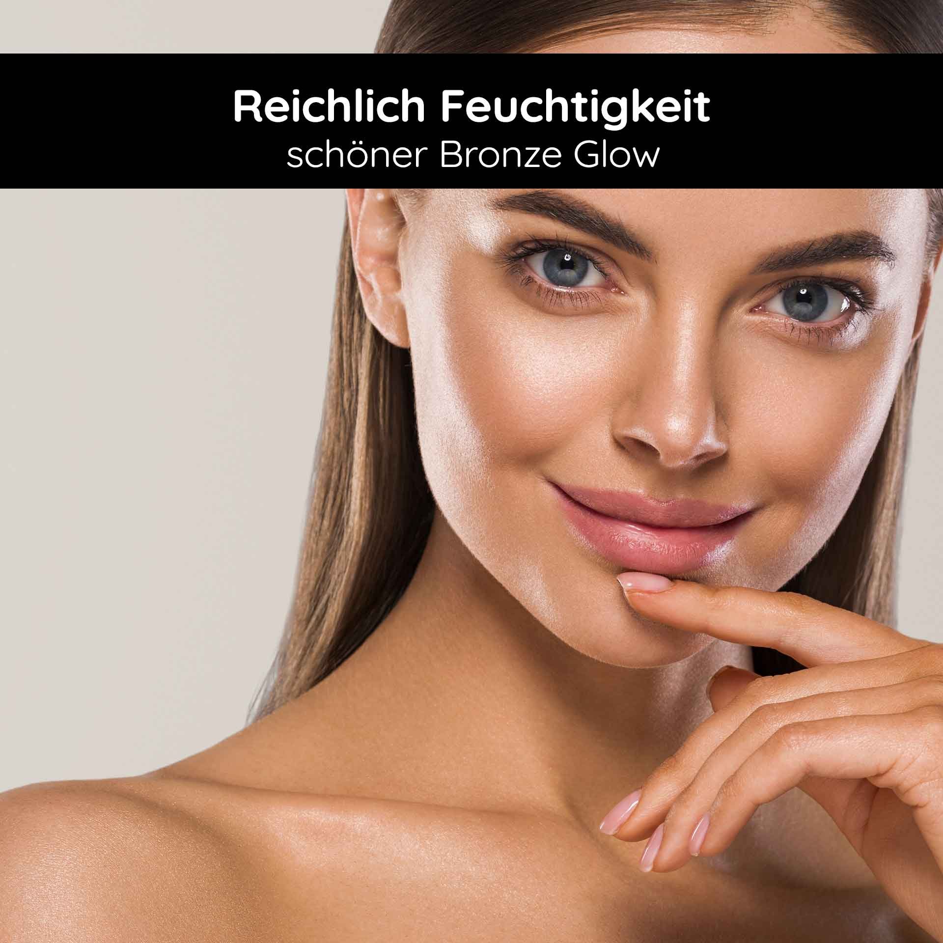 Femme au teint radieux et au bronzage léger, souligné par le texte "Hydratation abondante pour un bel éclat bronzé", idéal pour l'utilisation du sérum autobronzant pour le visage de RAU Cosmetics.