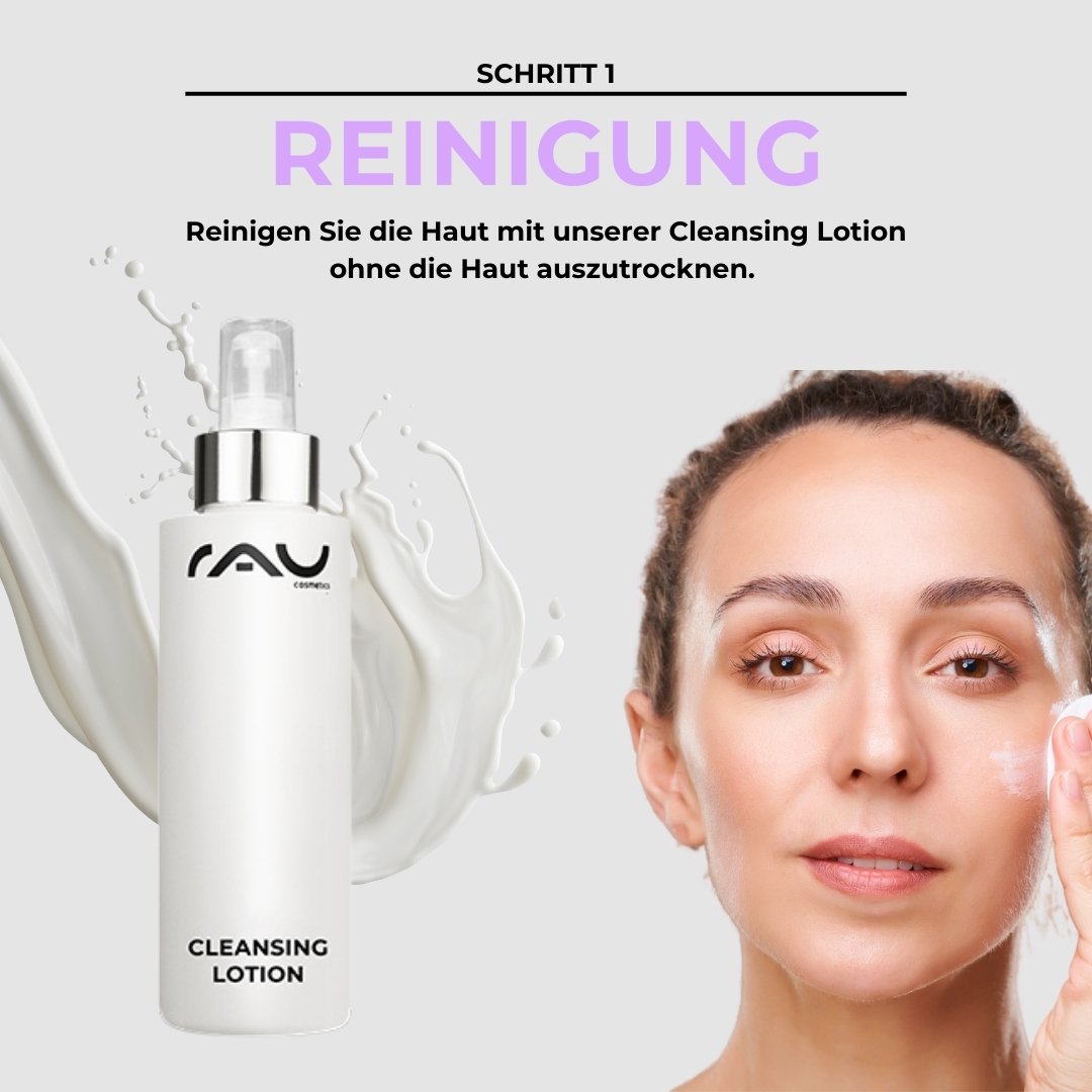Flacon de lotion nettoyante de RAU Cosmetics avec une femme l'appliquant sur son visage, soulignant la première étape de la routine de base pour peaux sèches.