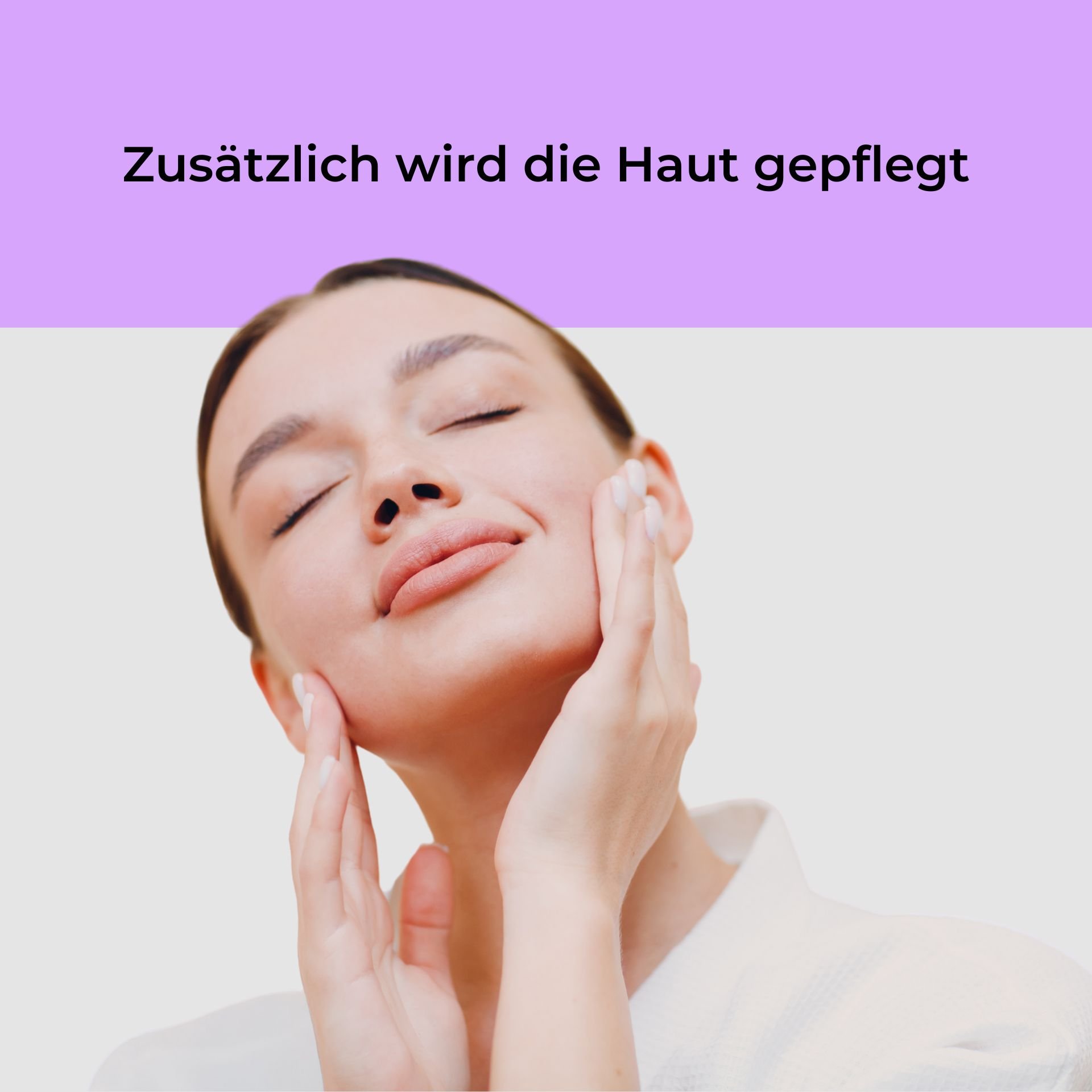 Femme aux yeux fermés et doux sourire, touchant son visage des deux mains, entourée d'un fond clair et neutre, symbolise le soin de la peau et la détente.