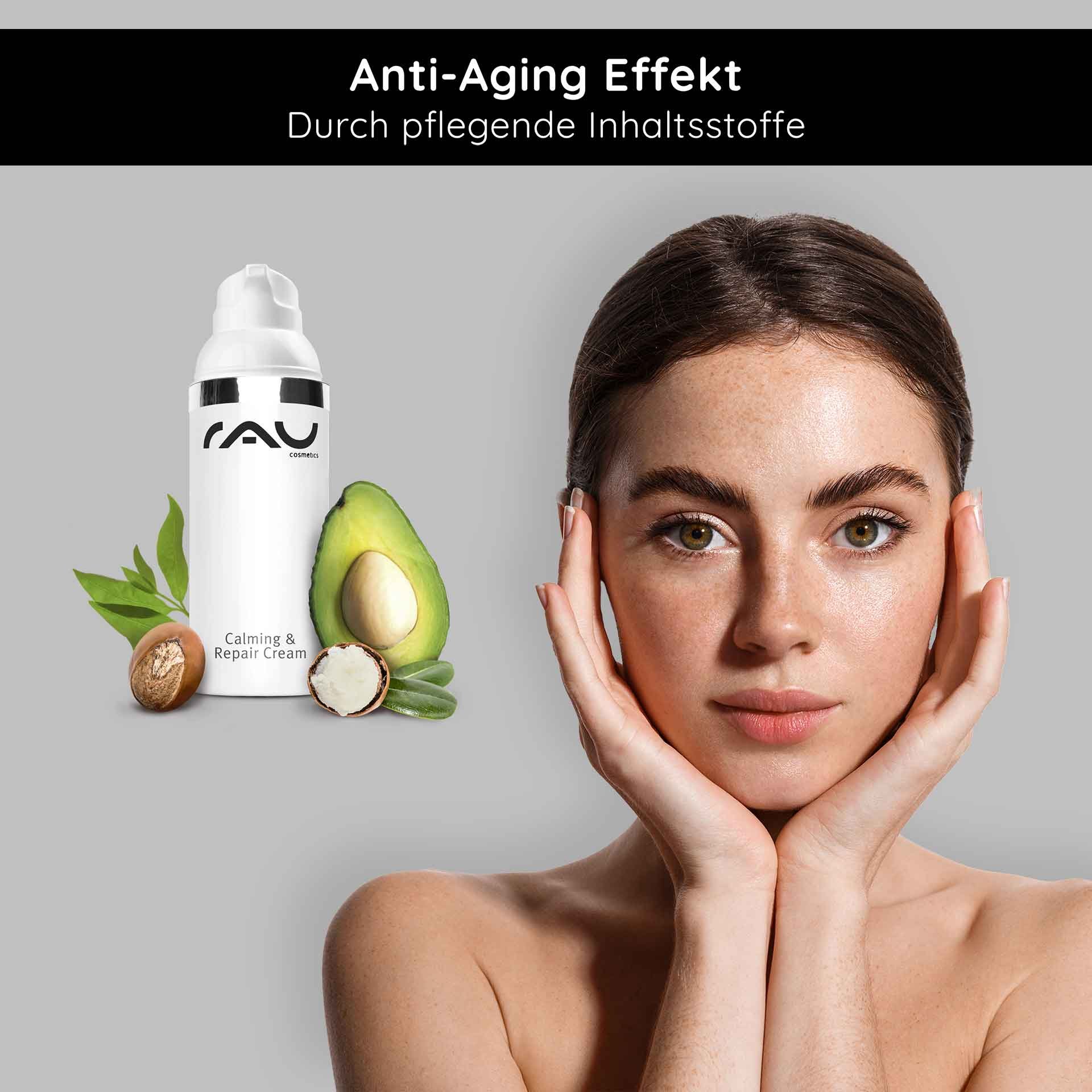 Frau mit beruhigter Haut und RAU Cosmetics Calming & Repair Cream, umgeben von Avocado und anderen pflegenden Inhaltsstoffen, betont Anti-Aging-Effekte.
